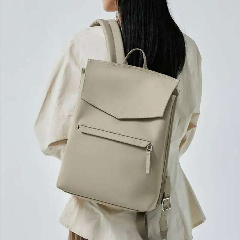 Fashion New Japanese And Korean Simple Casual Versatile Backpack For Work Commuting Light Style Business Women Bag Trendy