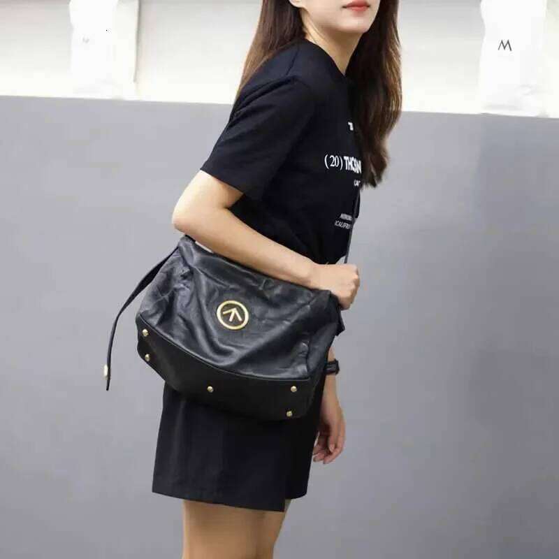 Fashionable Pleated Shoulder Crossbody Large Medium Small Simple Commuter Casual Bag