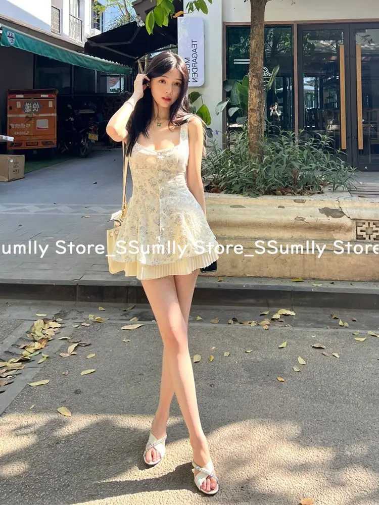 2025 Summer Floral Sling Dress Set Women Durable Shorts + Slim Sleeveless Dress Suit Sexy French Style Fashion Sets Petite Female R250716