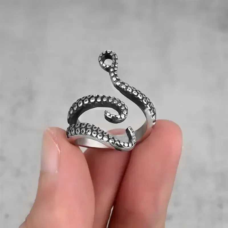 Creative Octopus Rings for Men Gothic Deep Sea Monster Squid Finger Tentacles Ring Punk Animal Jewelry Gift Opened Adjustable S250716