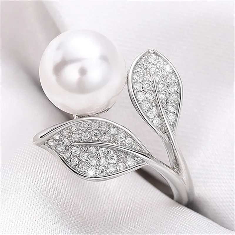 925 Sterling Silver Pearl Rings Women Fancy Leaf Design Temperament Elegant Female Accessories Luxury Cubic Zirconia Jewelry S250716