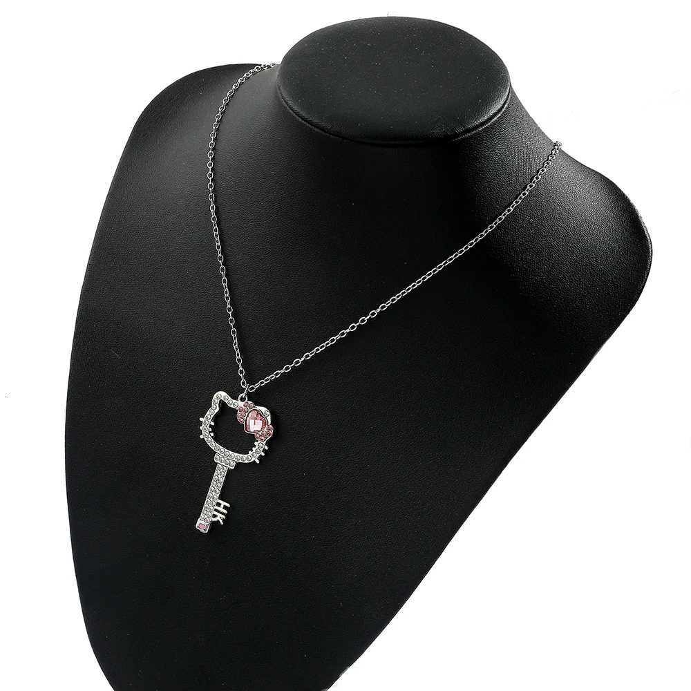 Sanrio Hello Kitty Rhinestone Cute Girl Key Pendant Necklace Woman Clavicle Chain Pendant Gifts w250716