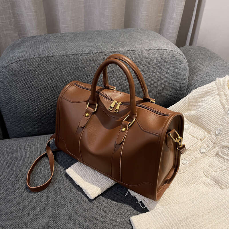 Versatile Casual Crossbody Shoulder Bag with Plenty of Space Perfect for Active Lifestyles