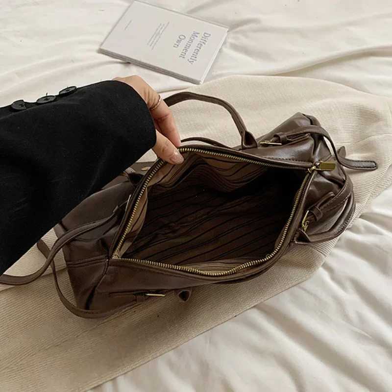 Buckle Decoration PU Shoulder Bag Solid Large Capacity All-match Handbags Purse 2025 Hot Sale Bags for Women Bolsa Mujer
