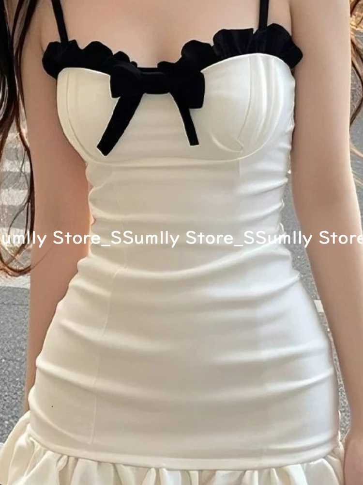 2025 New White French Sexy Bandeau Dress Female Sweet Girl Slim Fungus Lace Hip Dress Summer Korean Fashion Ruched Party Clothing R250716