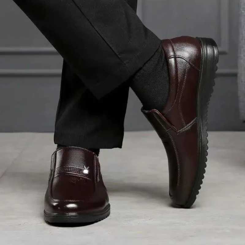 2024 Men Large Size High-quality Men Shoes Fashion Leather Shoes Men Loafers Business Casual Shoes Men Driving Shoes W250716
