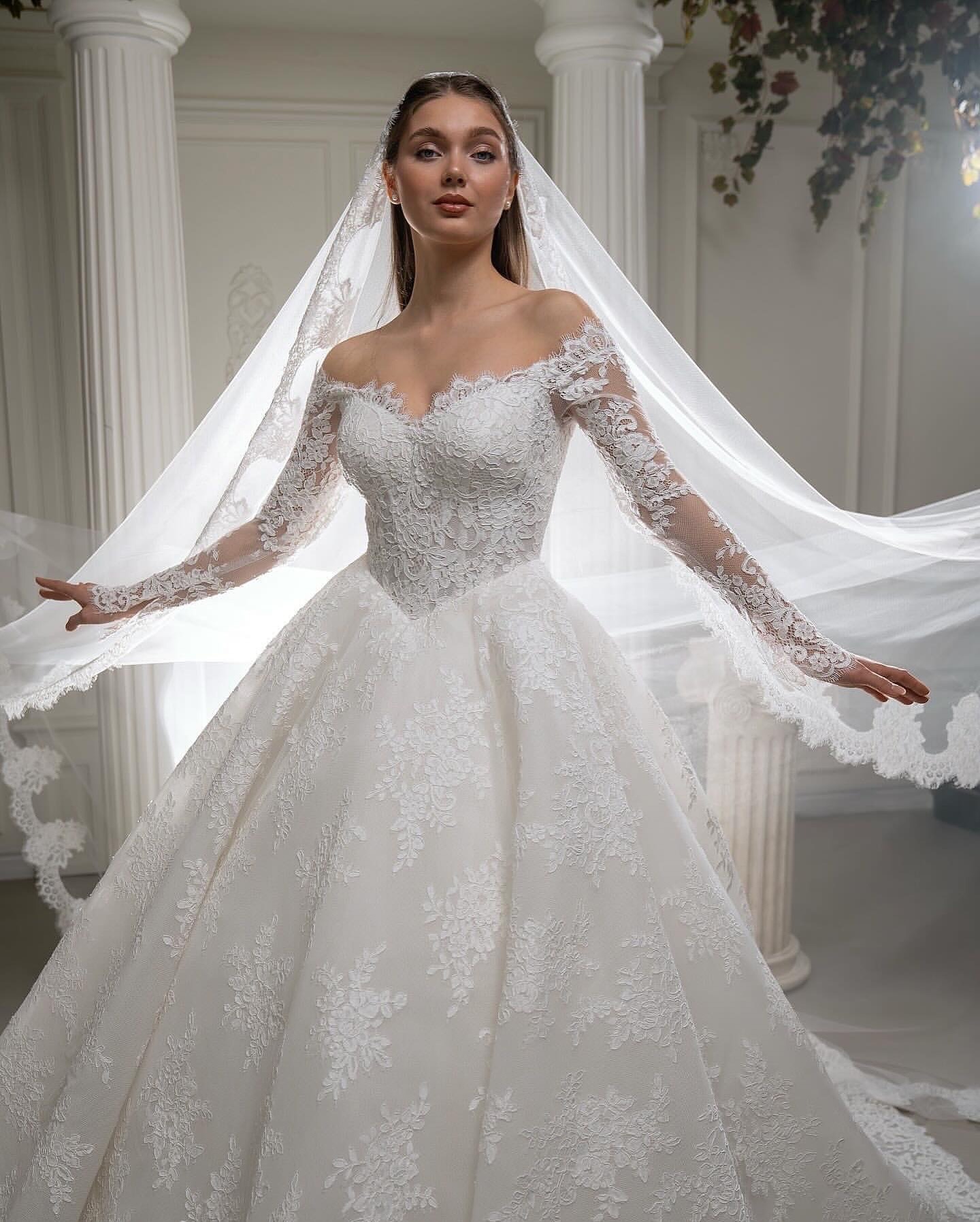 Elegant Wedding Dresses Long sleeves Off Shoulder Lace A Line Bridal Gowns Chapel Customized Vestidos De Novia
