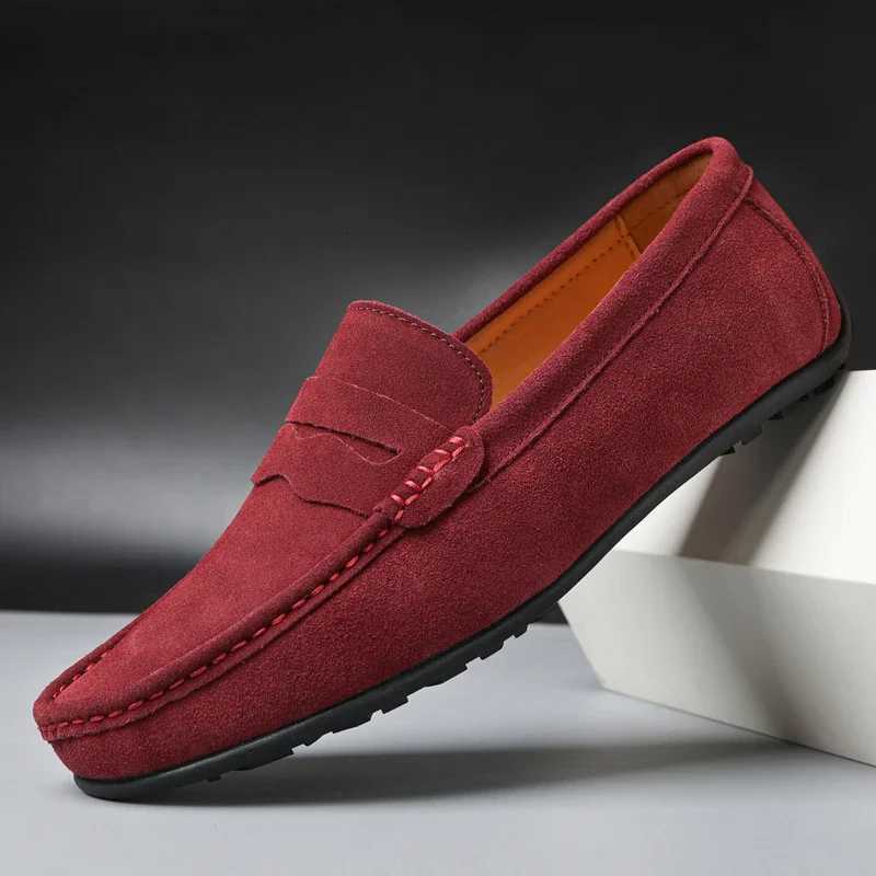 High Quality Leather Men Loafers Slip On Mens Casual Shoes Fashion Flats Male Driving Shoes Moccasins Ten Colors Size 38-47 W250716