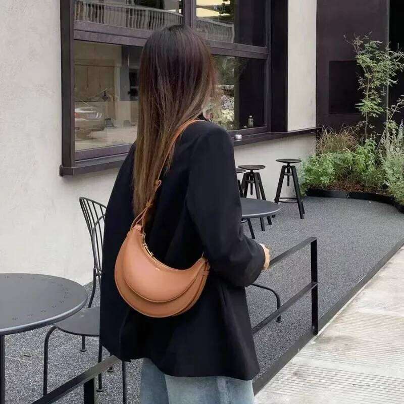 Crescent Niche Design Special-Shaped Semicircular One-Shoulder Armpit Genuine Leather Women's Crossbody Tote Bag