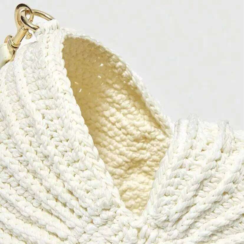 1Pc Woven Summer Vacation Shoulder Bag For Women, Large Capacity Casual Beach Totes, Spacious Crossbody Shell Shaped Purse