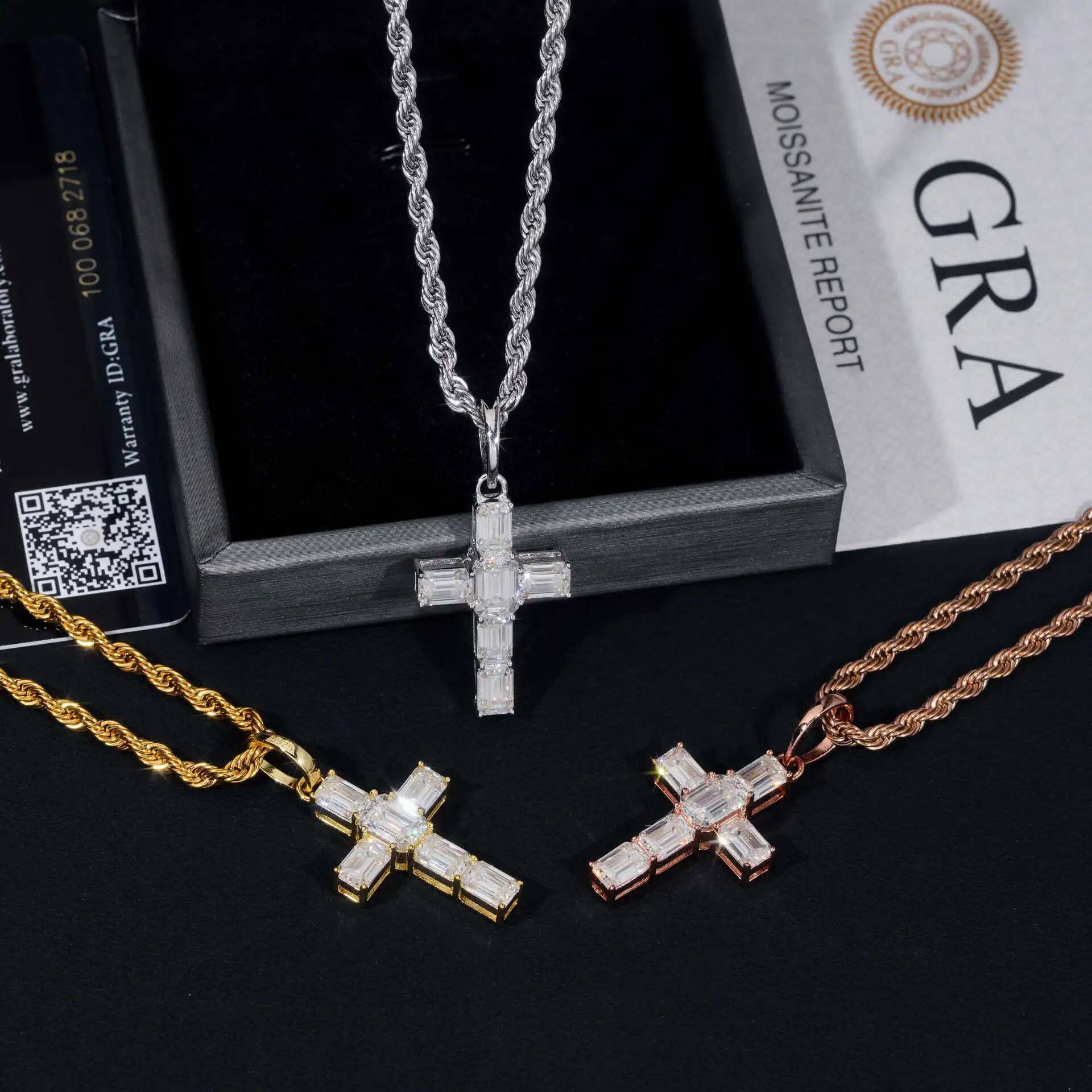 New Arrival 925 Silver Emerald Cut Moissanite Cross Pendant Hip Hop Jewelry Suitable for 4mm Tennis Chain