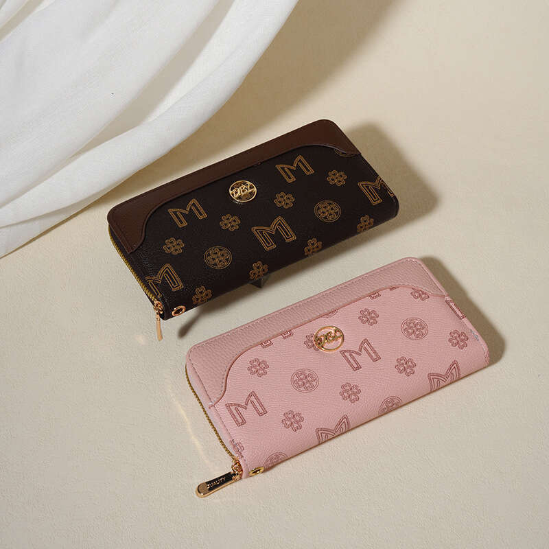 Long Wallet Clutch for Women Large Capacity Zipper Purse with Multi-Card Slots Stylish Printed Design for Daily Use