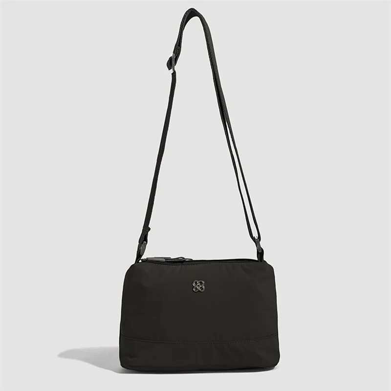 Women Shoulder Bag Large Capacity Adjustable Strap Purse Zipper Closure Crossbody Bag