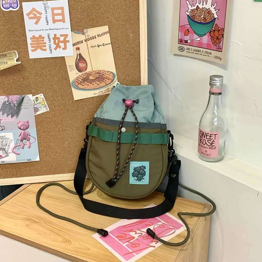 Lightweight Mini Shoulder Bag Zipper Adjustable Strap Mobile Phone Bag Korean Style Patchwork Small Nylon Bucket Bag