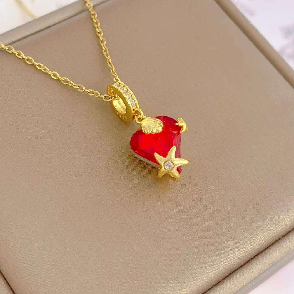 Fashion Copper Gold-Plated Red Zircon Heart Pendant Necklace For Women, Unique And Non-Fading Collarbone Chain 776