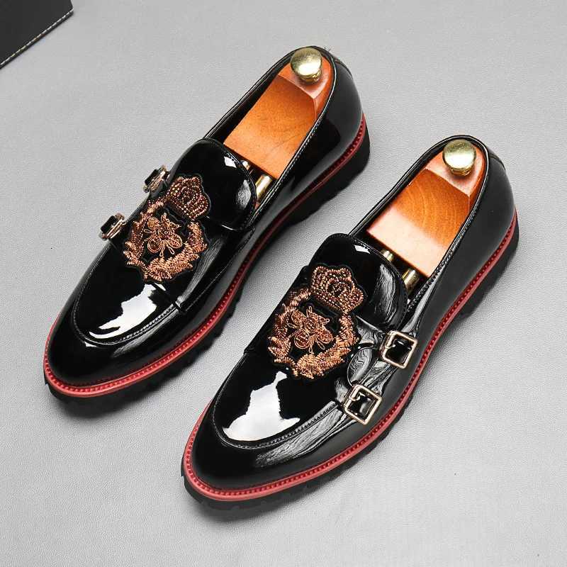 Mens Casual Business Leather Shoes Fashion Embroidery Loafers Men British Style Monk Shoes Mens Slip-on Outdoor Flats W250716
