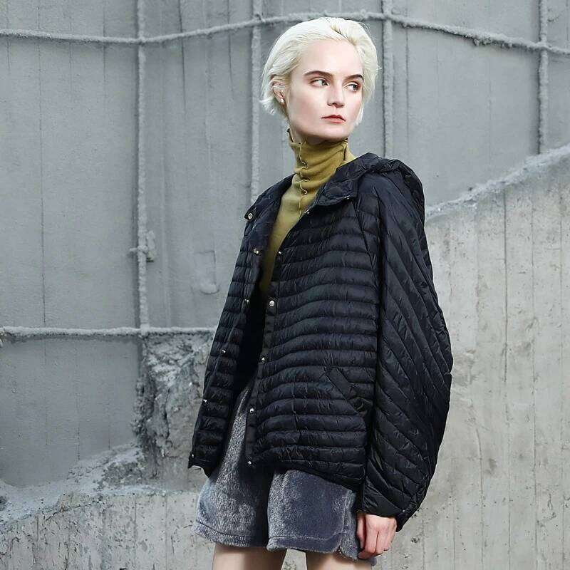 Lagabogy 2025 Winter Vintage Women Oversized Hood Puffer Jacket Female Casual Ultra Light Lantern Sleeve 90%White Duck Down Coat MDNG