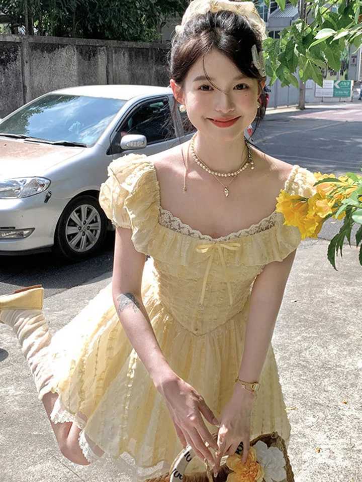 Zoki Sweet Sexy Slim Yellow Dress Women Fashion Lace Patchwork Cute Mini Dress Chic Square Collar Puffy Sleeve Elegant Dresses R250716