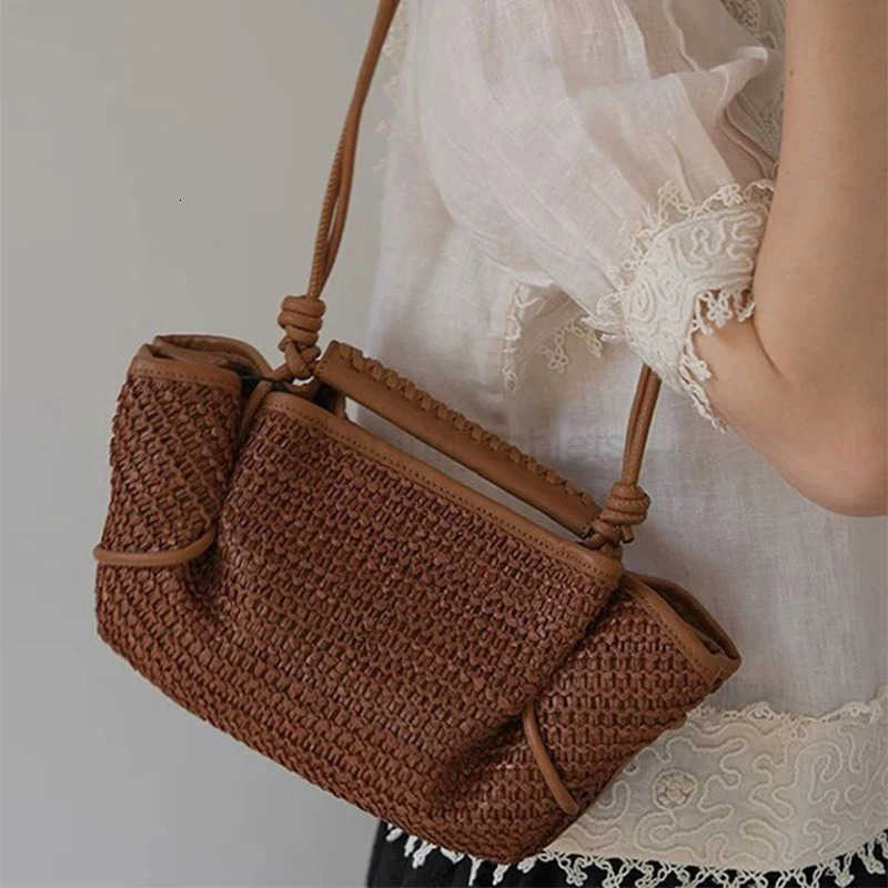 European American Fashion Straw Bag Light Luxury Designer Single Shoulder Crossbody Bag Personality Trend Square Bag Pleated Bag M250716