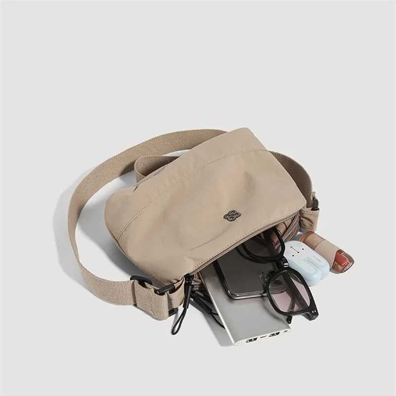 Women Shoulder Bag Large Capacity Adjustable Strap Purse Zipper Closure Crossbody Bag