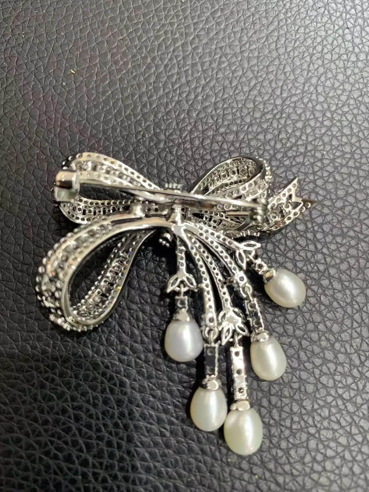 natural fresh water pearl brooch copper with cubic zircon bowknot fashion women jewelry high quality style 250712