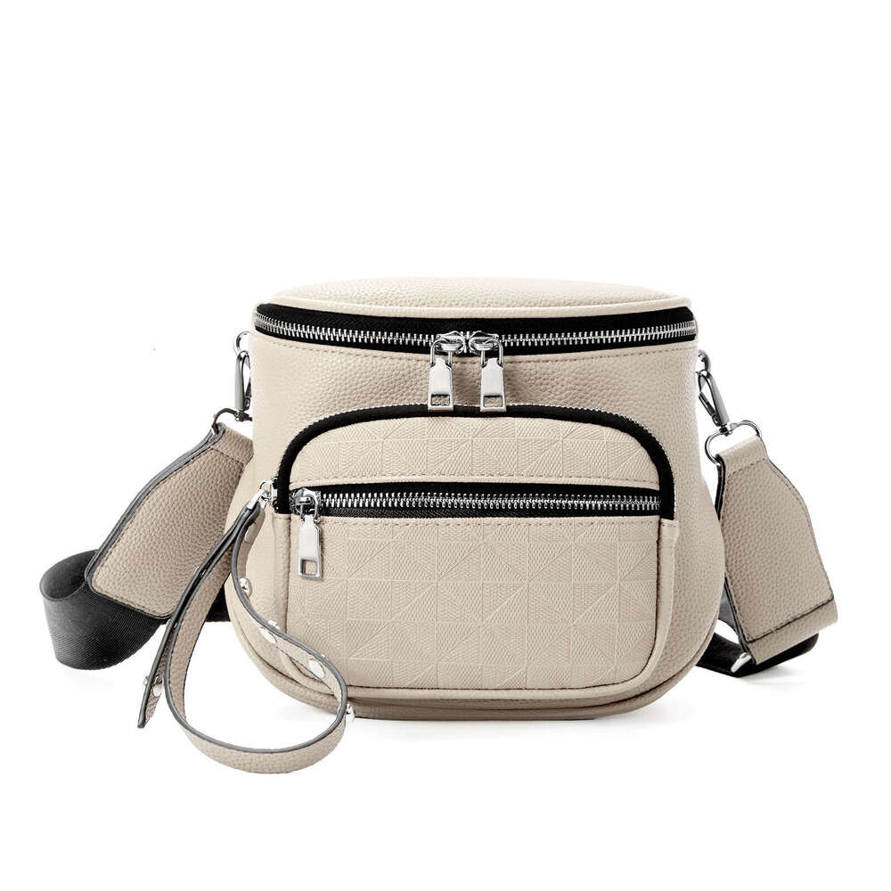 Single Shoulder New 2024 Fashion Trend PU Embossed Small Simple Personality Crossbody Saddle Women's Bag