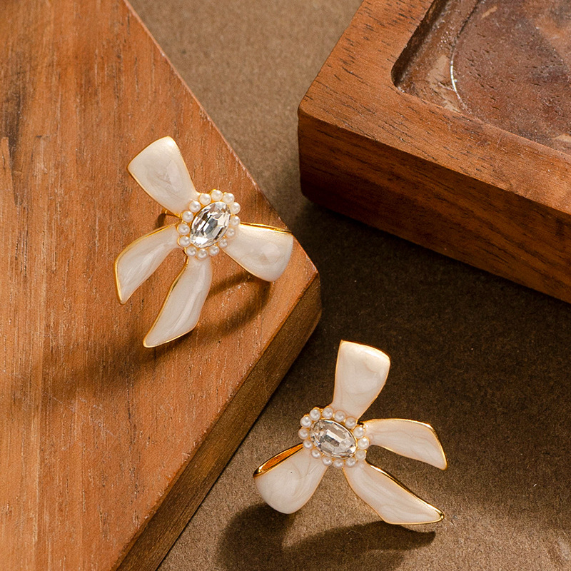 French Gentle Temperament Style Oil Drop Dia-Studded Bowknot Earrings for Women, Unique Personality Design Sier Needle Ear Jewelry