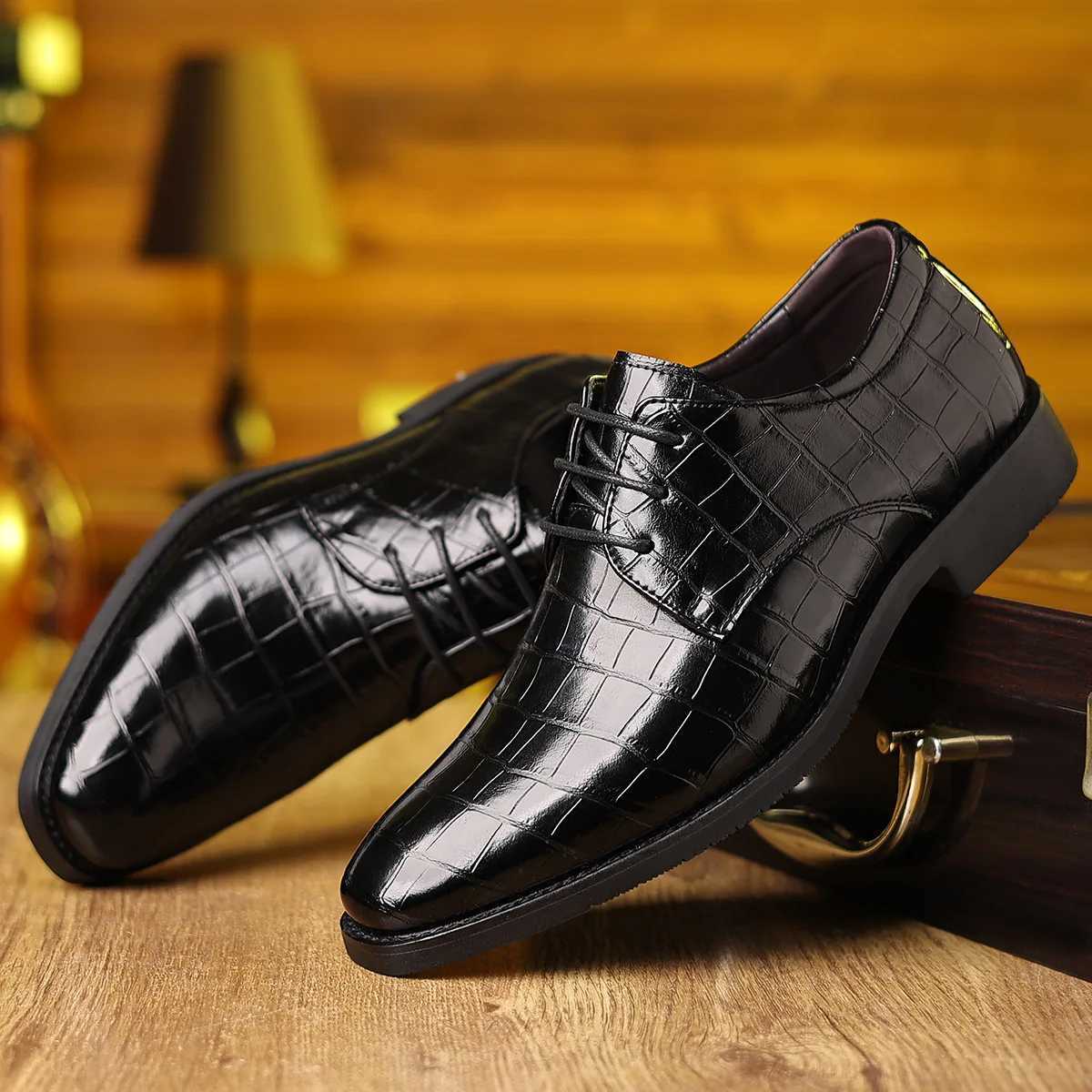 Big Size Pointed Leather Shoes for Men Fashion New Designer Solid Color Casual Wedding Shoes Male Summer Autumn Dress Shoe Man W250716