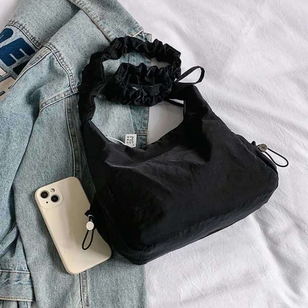 Nylon Shoulder Bag Zipper Soft Pleated Straps Handbag Solid Color Korean Style Cloth Crossbody Bag Daily