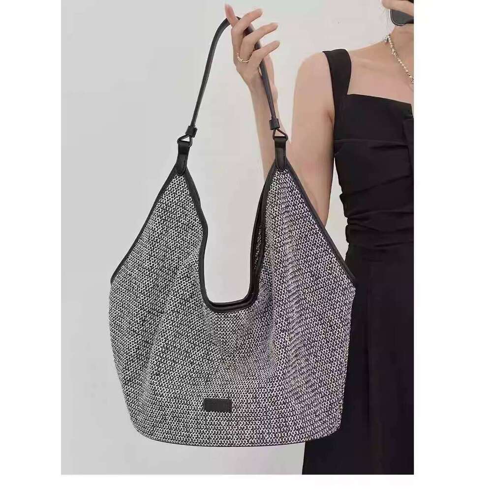 Luxurious Black Leather Handbag Sophisticated Minimalism Meets Modern Style