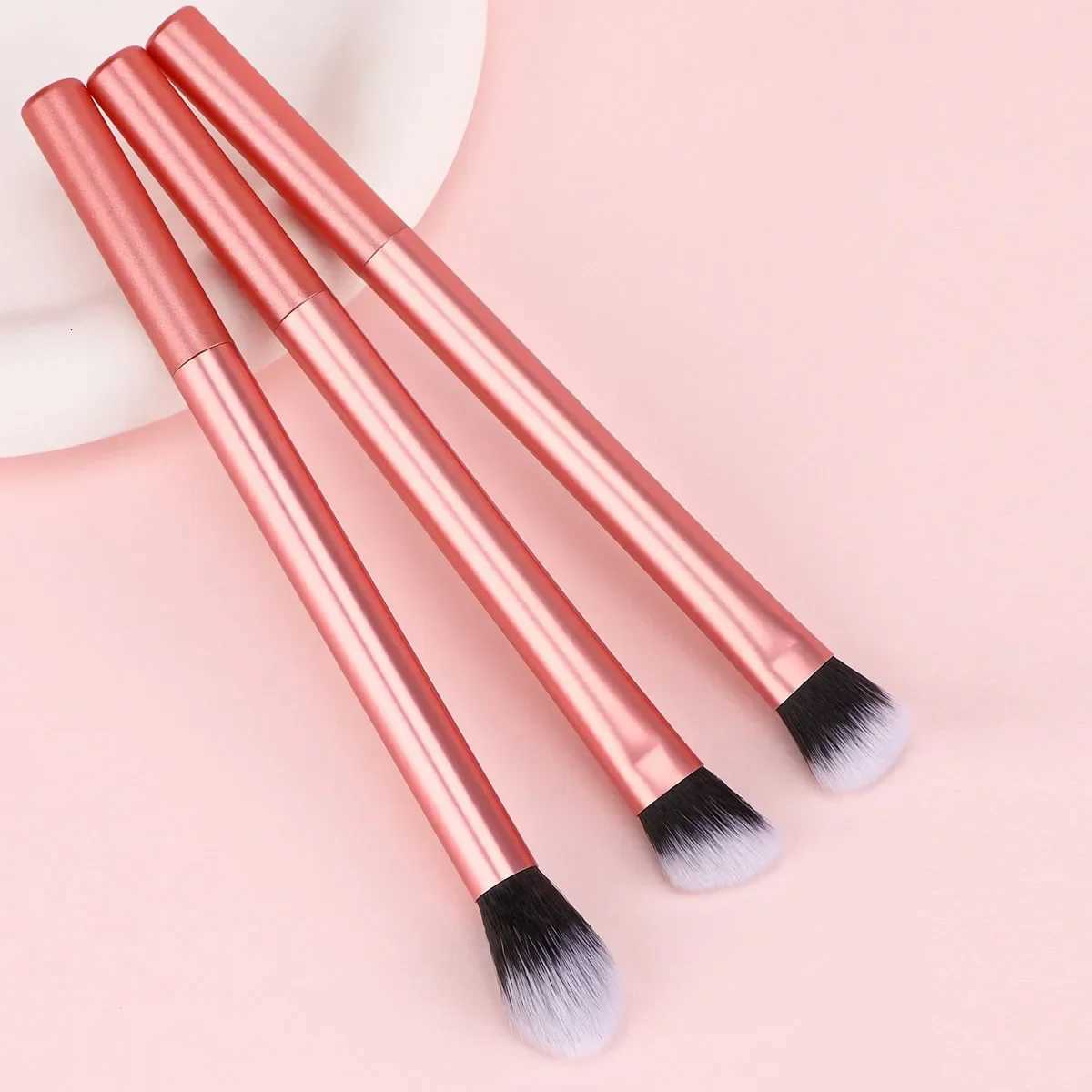 New Three Color Flawless Base Makeup Brush Set Concealer Eye Shadow Powder Blusher Halo Dye Makeup Brush Beginner Brush Set XJ2500716