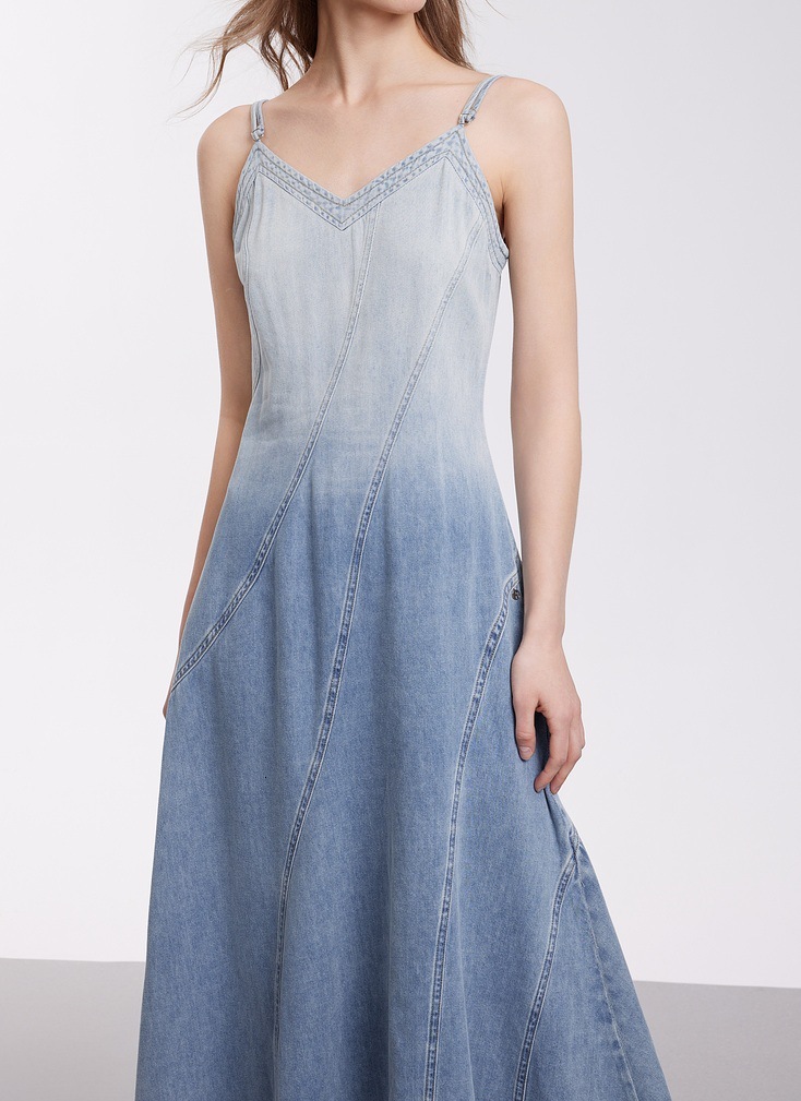2025 Modern Gradient Denim Strap Dress for Women Summer New Lyocell Tencel Fashionable Elegant