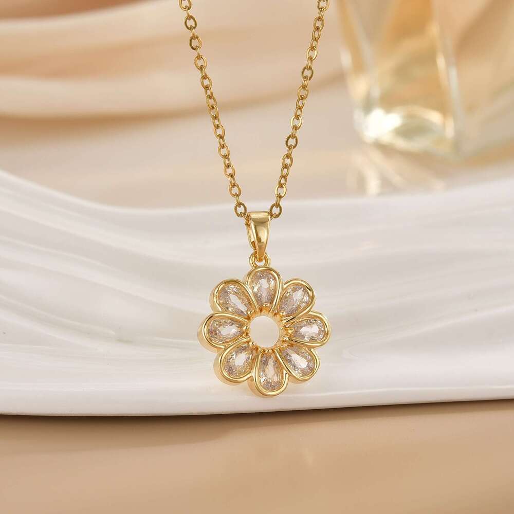 New Flower Titanium Steel Necklace For Women, Non-Fading, Ins Style, Niche Light , Internet Celebrity Live Streaming Jewelry 24C