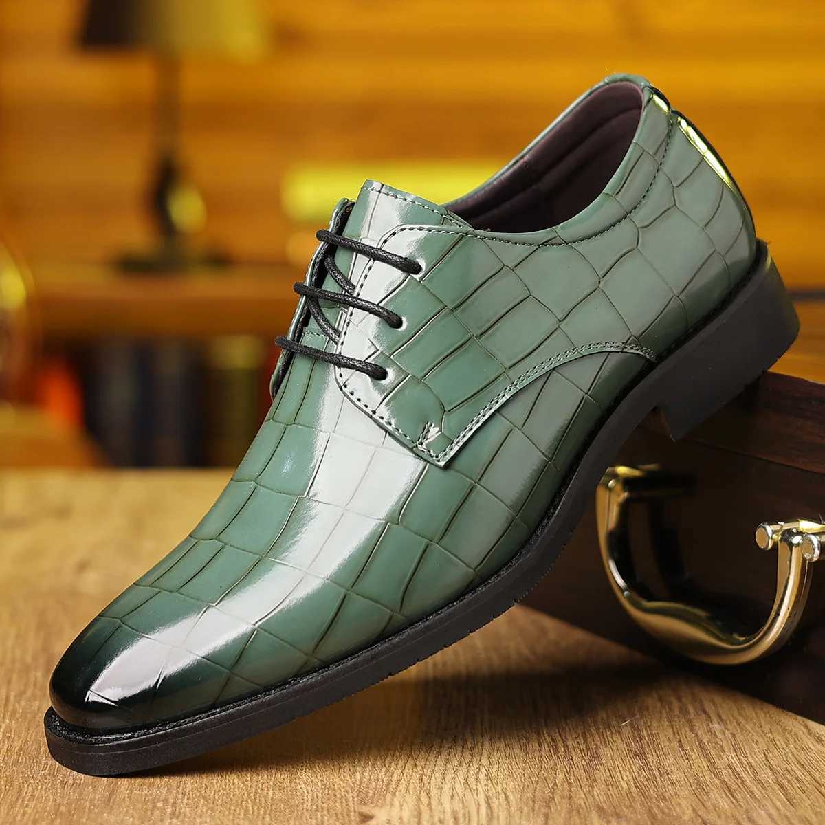 Big Size Pointed Leather Shoes for Men Fashion New Designer Solid Color Casual Wedding Shoes Male Summer Autumn Dress Shoe Man W250716