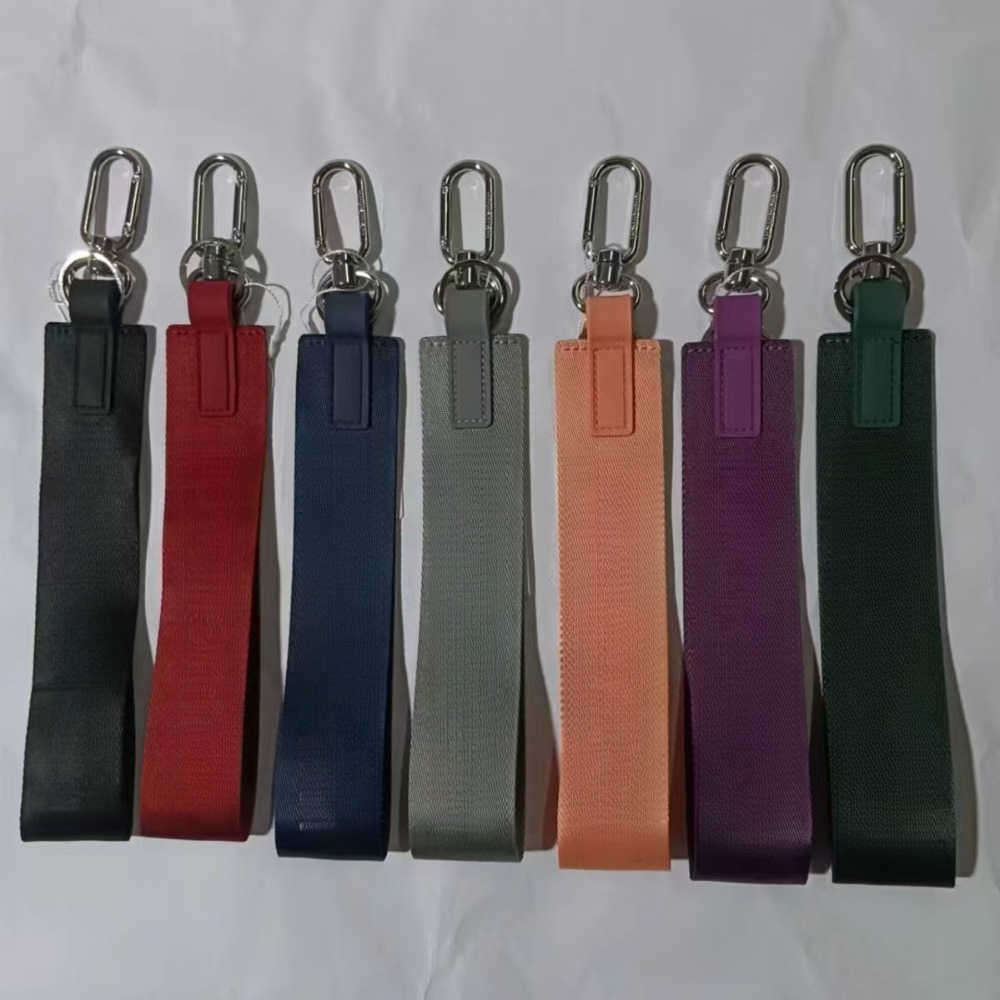 High Quality Zinc luluity lemonism Keychain Multiple Colors Designer Keyring Unisex Portable Anti Loss luluity lemonism belt bag Keychain