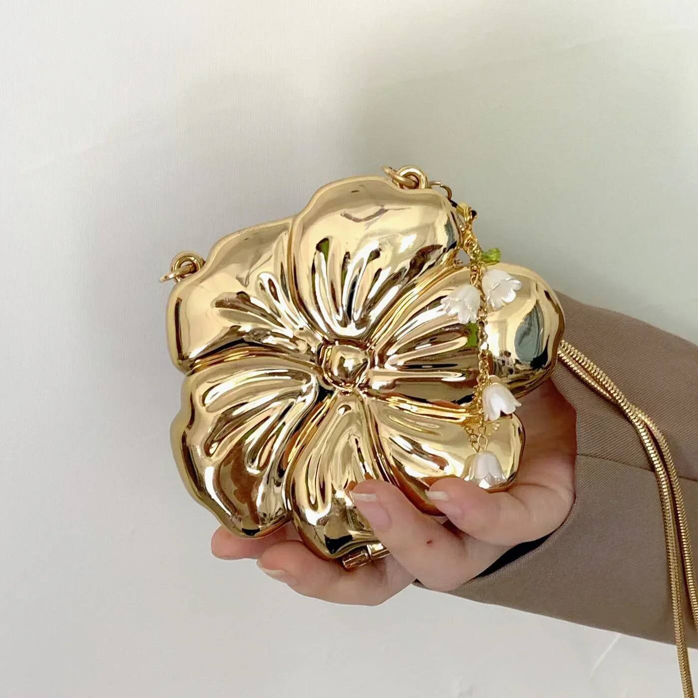 1 Rose Gold Floral Acrylic Clutch Bag, Lily Of The Valley Charm, PVC Messenger Bag With Magnetic Buckle, Solid Color Gloss