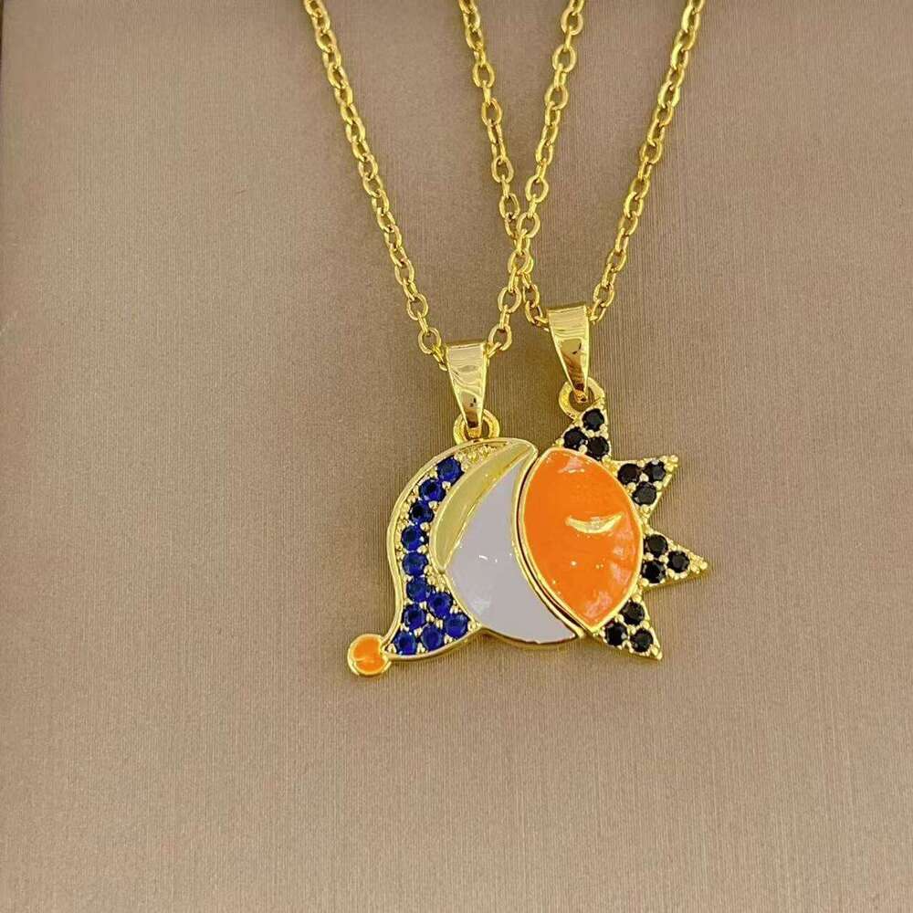 New And Splicing Cartoon Sun Moon Couple Necklace Copper Gold Plated Pendant Clavicle Chain 6C1