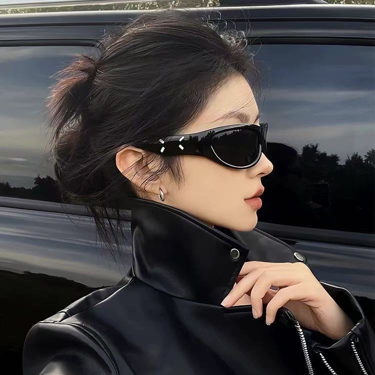 High-End for Women Fashionable Trendy Style New Narrow Frame Cycling Glasses Driving Sunglasses Stylish Design
