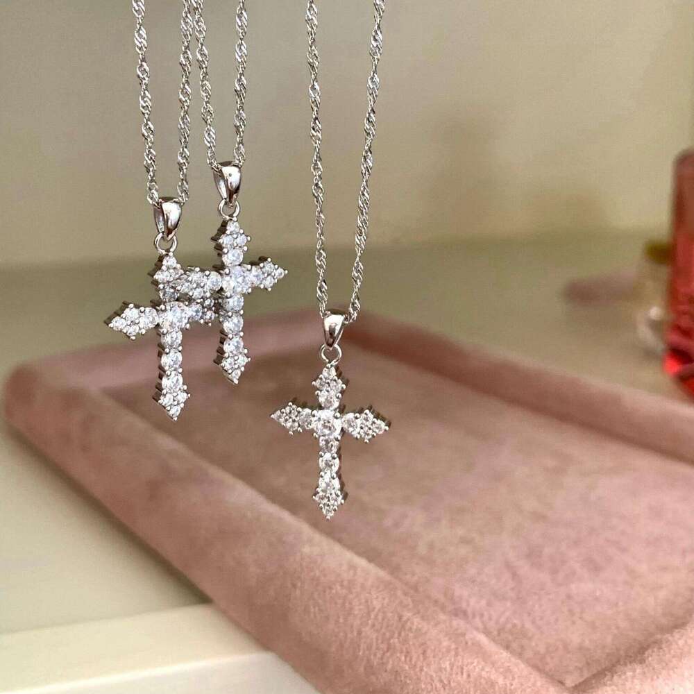 S Pure Sier Beauty Goddess Cross Full Pendant Necklace Exquisite Sparkling Zirconia Light High-Quality Texture Inlaid Dia Collarbone Chain