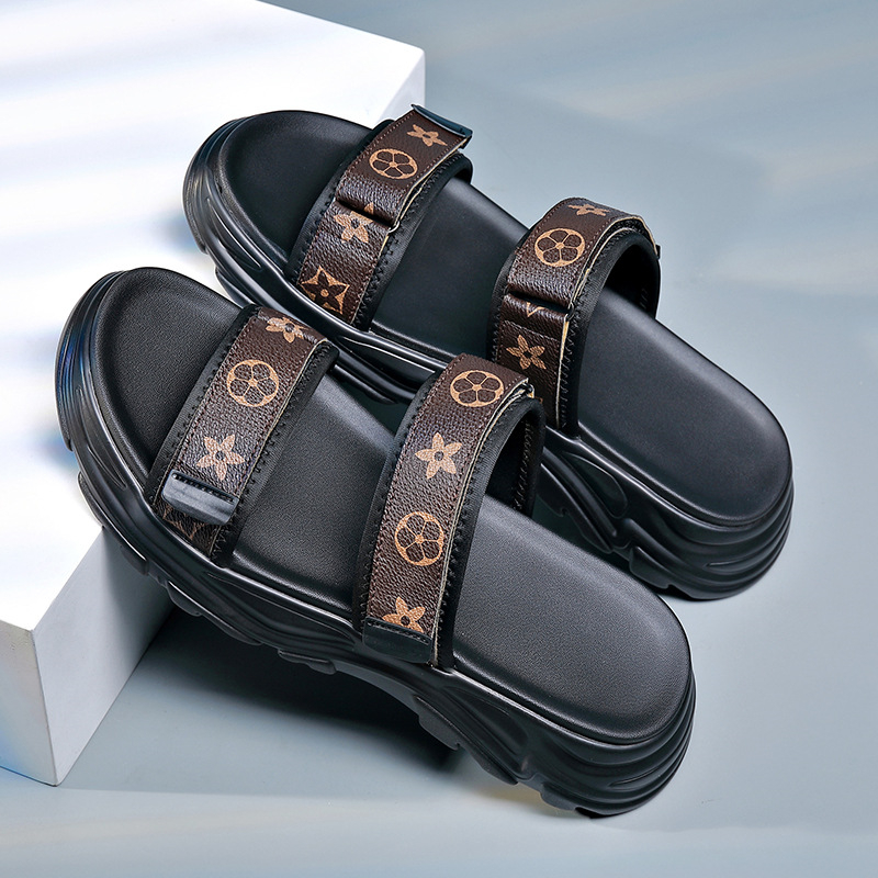 hot free shipping Designer Shoes for men outdoor indoor summer slippers sport beach shoes fashion vintage sandals black