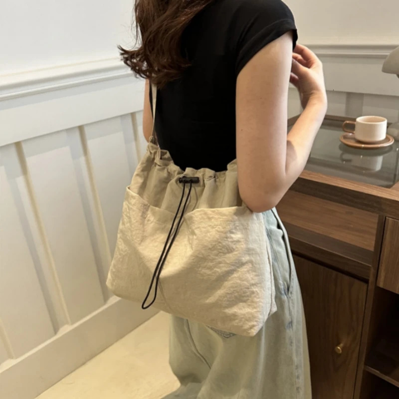 Large Capacity Versatile Shoulder Bag for Womens Summer Lightweight Shoulder Crossbody Bag Minimalist Tote Handbag 250714
