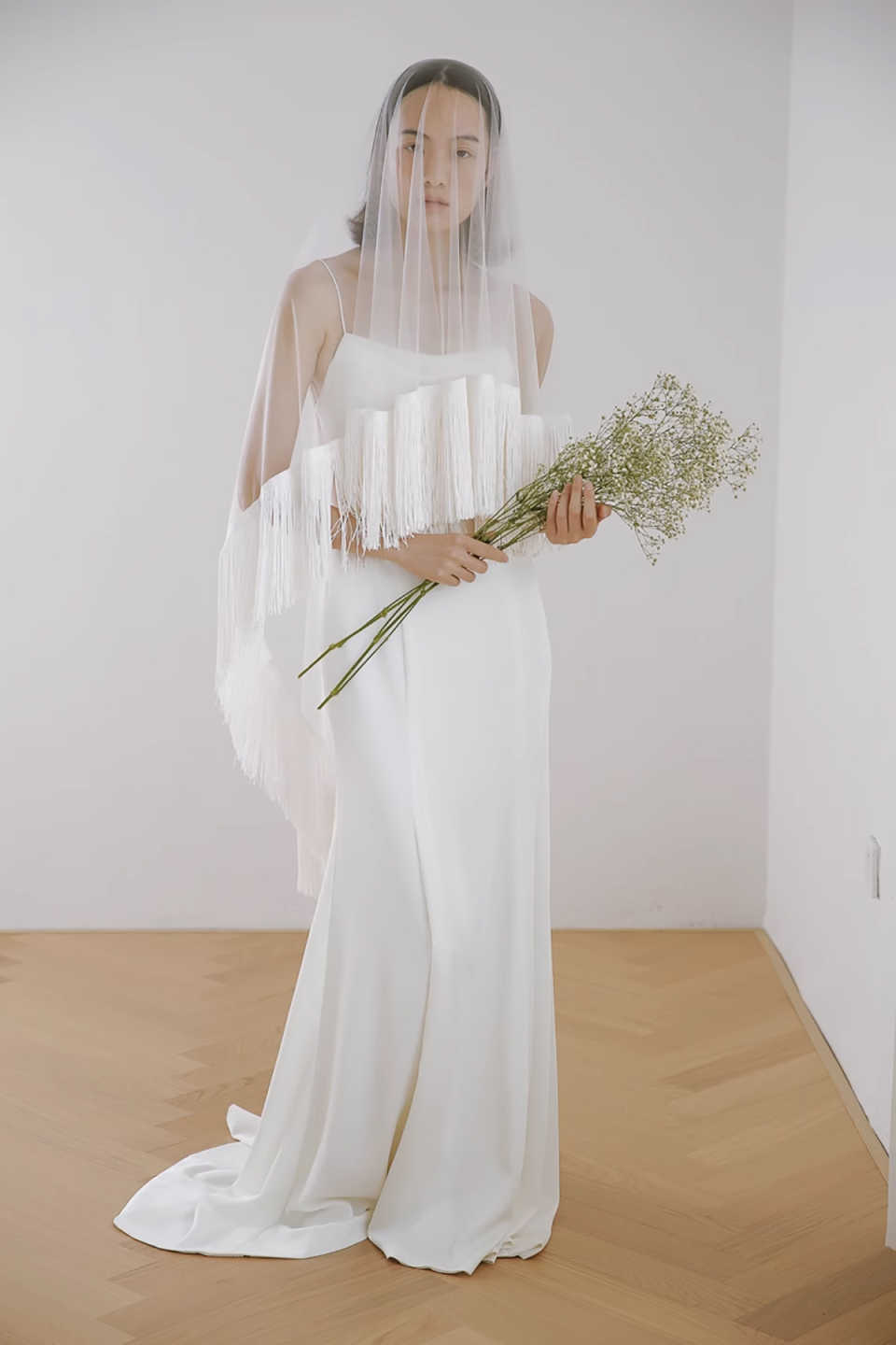 Elegant Wedding Veils One Layer Tulle Headdress New Tassel Headdress Lace Tulle White Ivory Bridal Veil Customized length Veils V3260