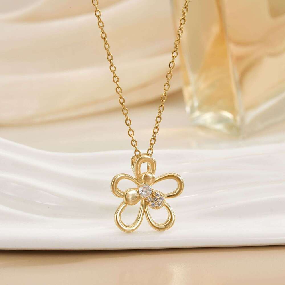 Light Titanium Steel Necklace For Women, Non-Fading Versatile High-End Pendant, Niche Design Simple Clavicle Chain, Autumn Winter Accessories Ffa