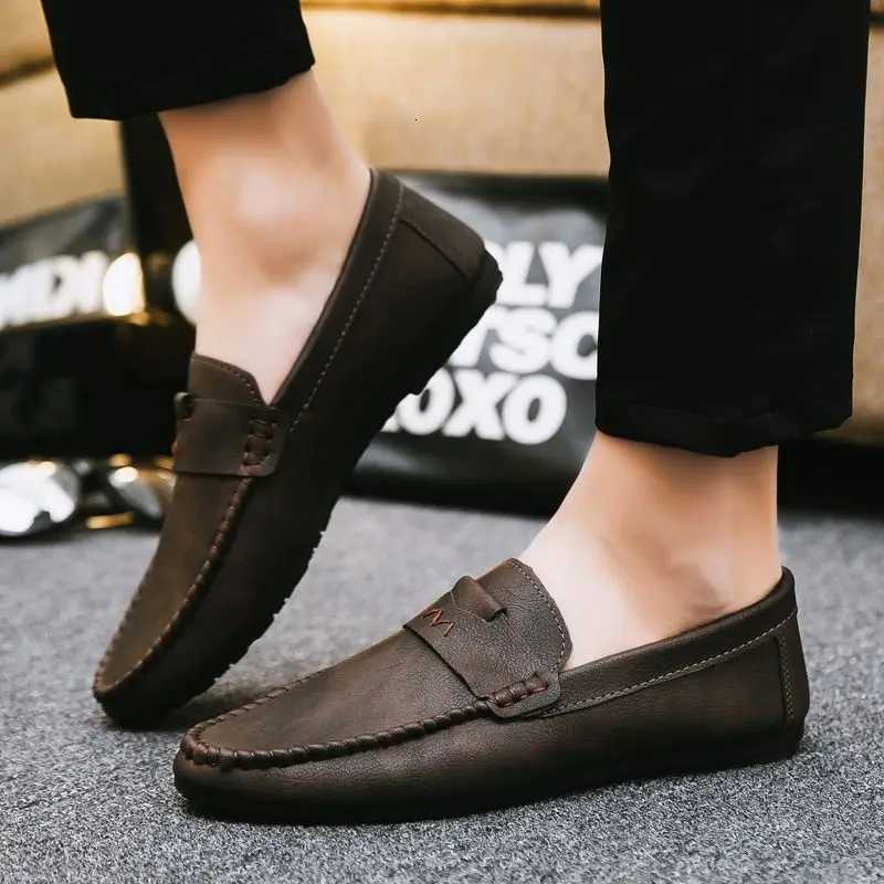 Loafers Flat Man Casual Shoe Black Leather Shoes for Men Soft Moccasin Round Toe Common Size 45 Low Price New in Cowhide Elegant W250716