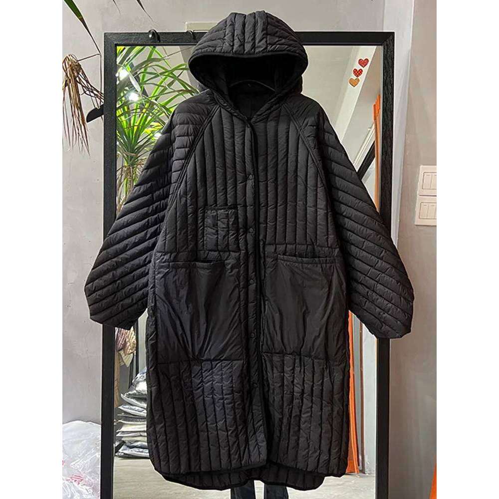 Lagabogy 2025 Winter Women Casual Long Hooded Puffer Jacket Ultra Light 90% White Duck Down Coats Female Autumn Oversized Parka MDNG