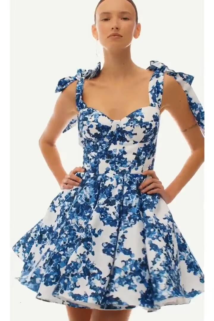 2024 New Fashionable Off-The-Shoulder Womens Evening Dress Cropped European Style Elegant Sleeveless Prom Gown dongdumaoyi