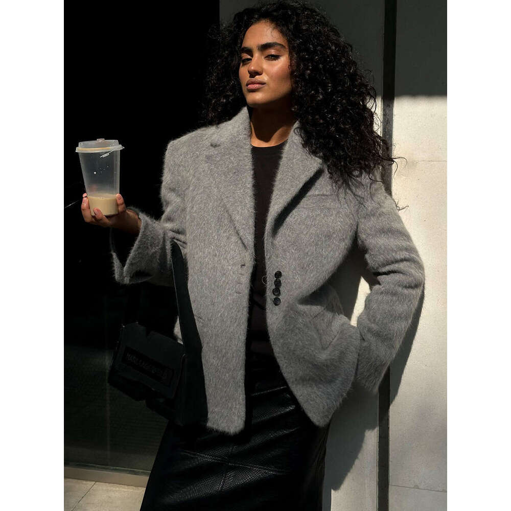 Socialite Style Loose Turn-Down Collar Plush Coat Autumn Winter INS Long Sleeve Overcoat For Women B5