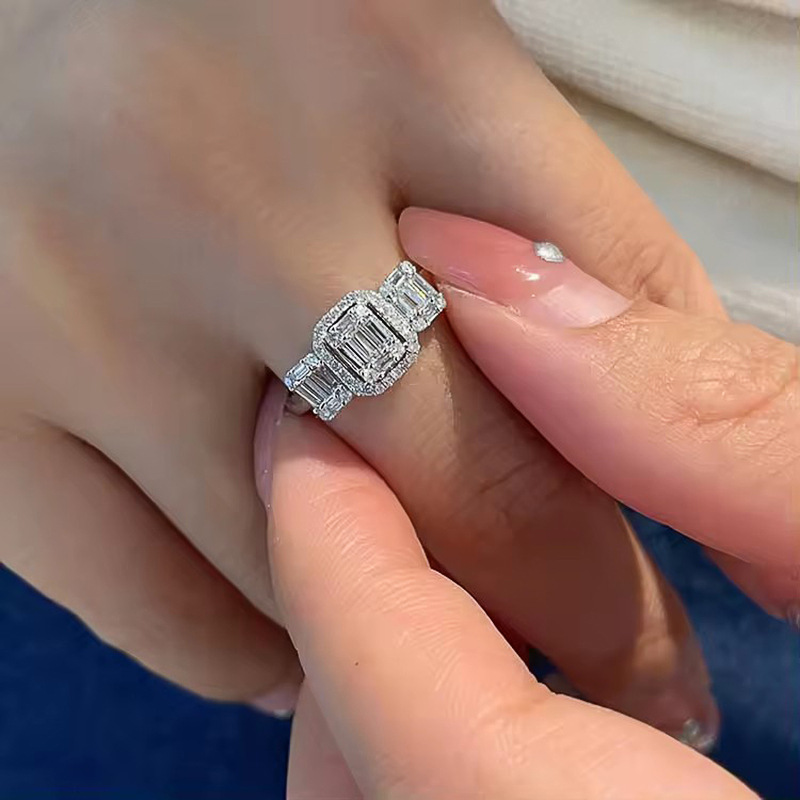 Choucong Brand Wedding Rings Luxury Jewelry 925 Sterling Silver T Princess Cut White Topaz CZ Diamond Gemstones Party Eternity Engagement Band Ring Gi