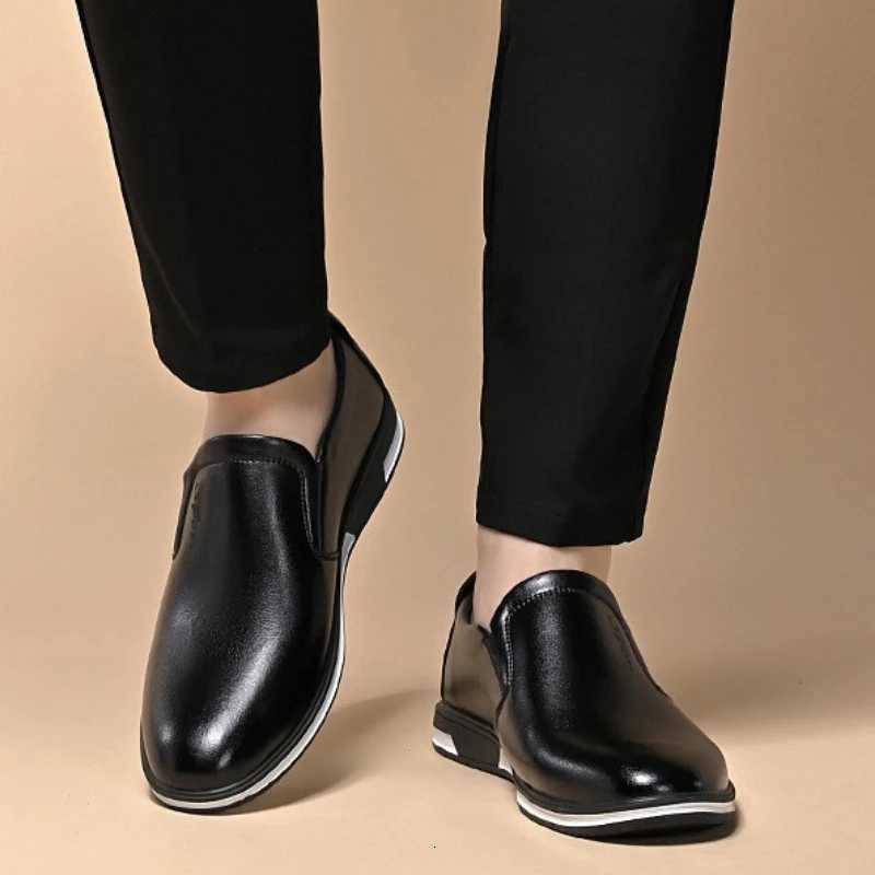 Luxury Mens Leather Shoes Comfortable Loafers Slip On Male Moccasins Non Slip Driving Shoes High Quality Men Shoes Plus Size Y250715