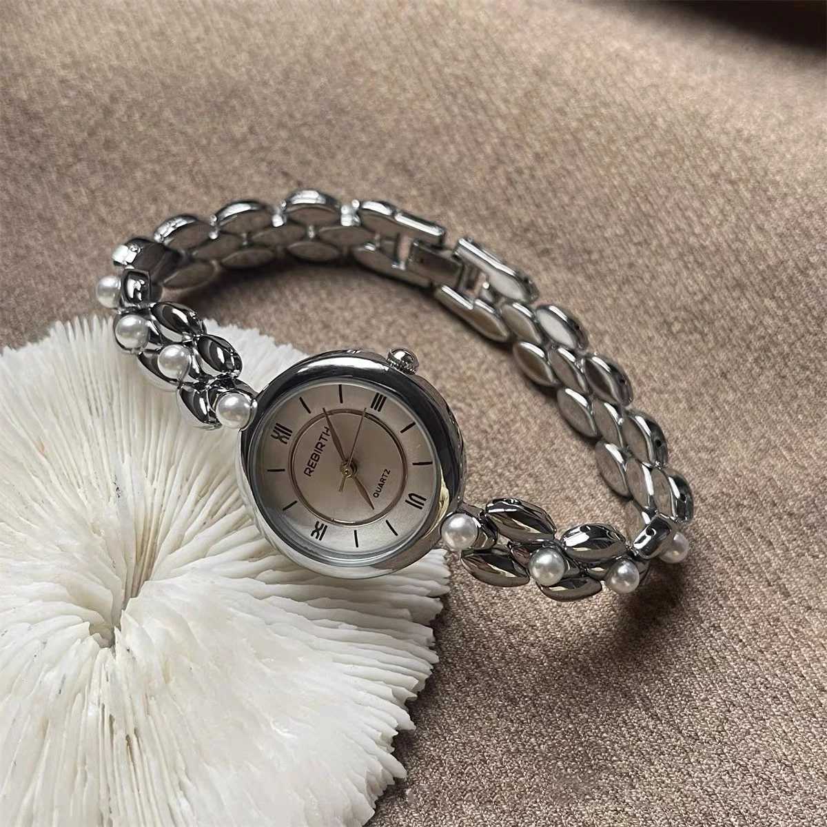 Luxurious Casual Exquisite Compact Retro Quartz Movement Y250715